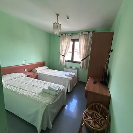 Rural Dos Hermanos بيت ضيافة *